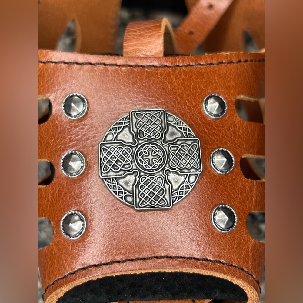 Brown Leather Bestia Dog muzzle